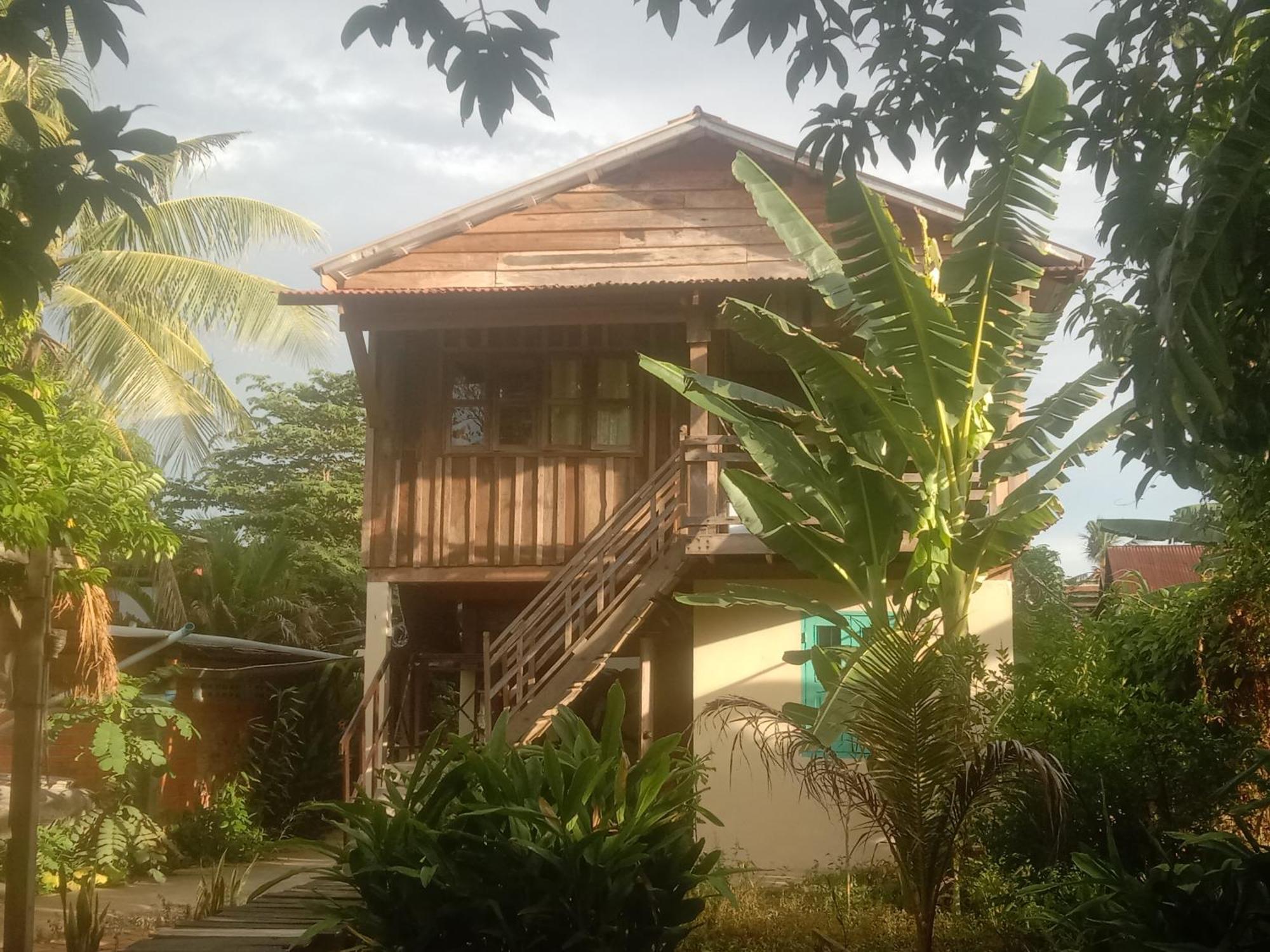 O'Hamok Family Homestay Battambang Bagian luar foto